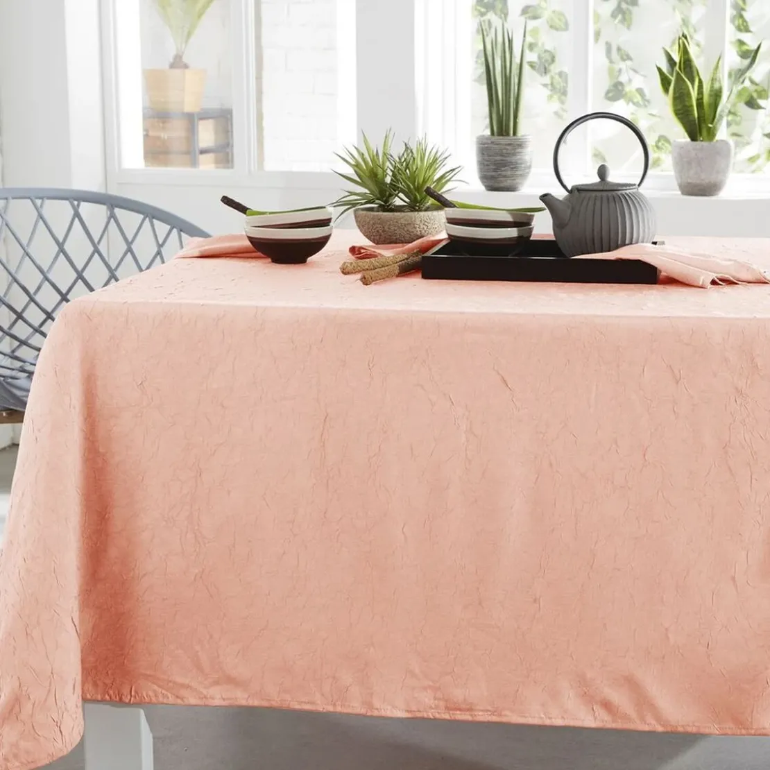 BecquetNappe de table en polyester rose nude effet froissé - FONTANA