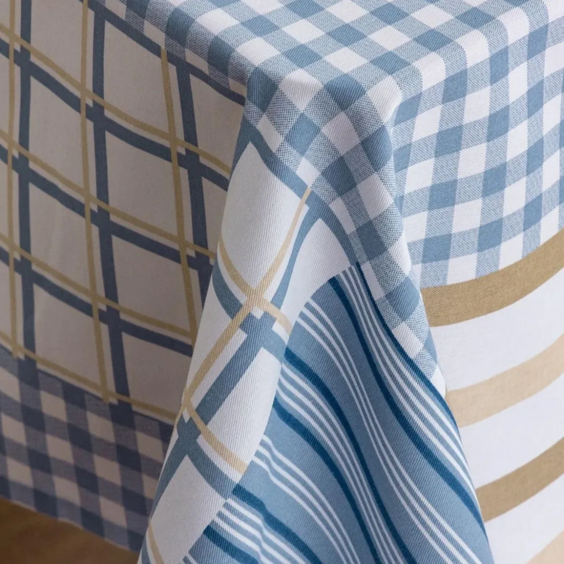 BecquetNappe en coton bleue à motifs patchwork - PACHOU