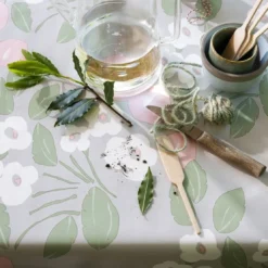 BecquetNappe en Toile cirée BLOOM ROMANTIC à fleurs blanches et roses