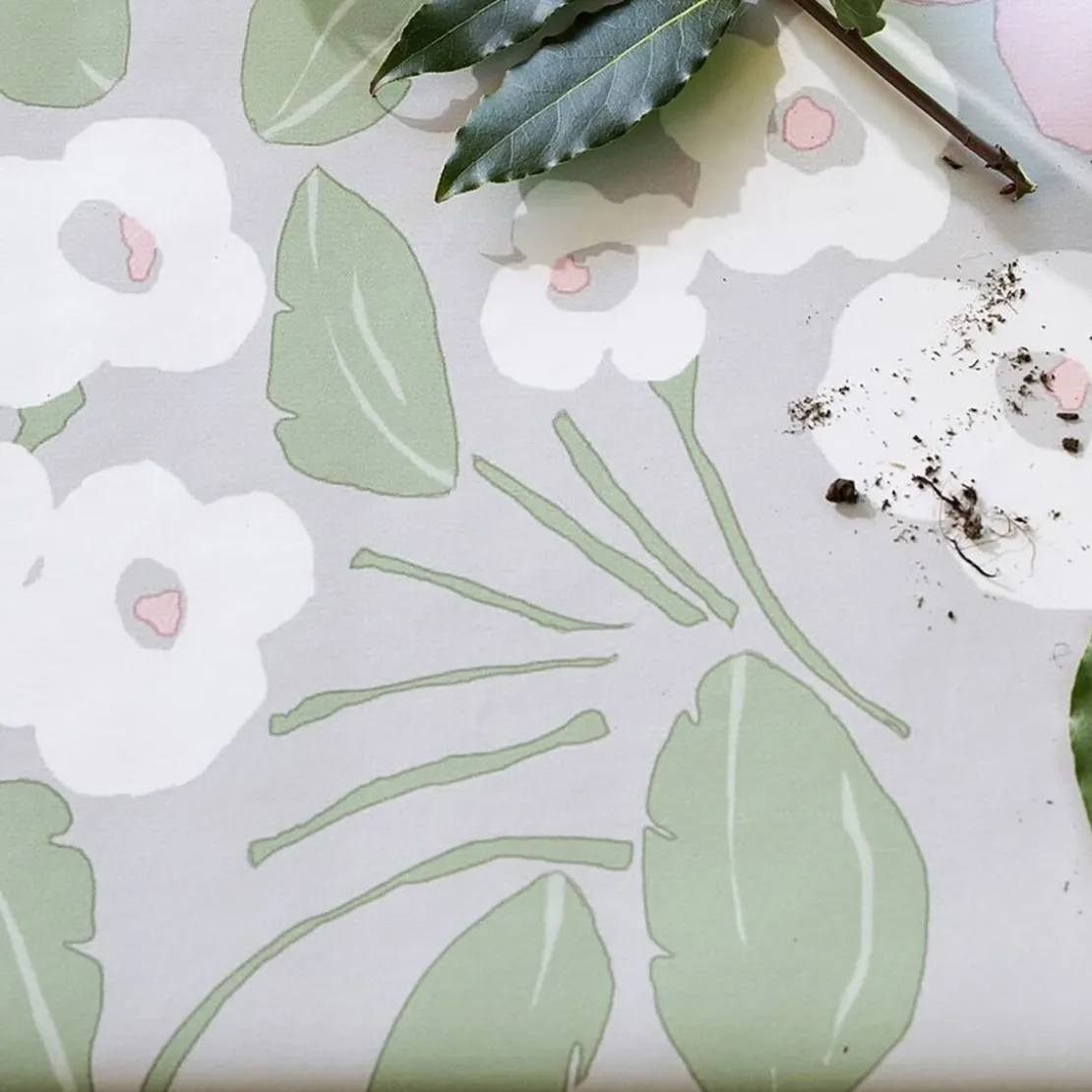 BecquetNappe en Toile cirée BLOOM ROMANTIC à fleurs blanches et roses