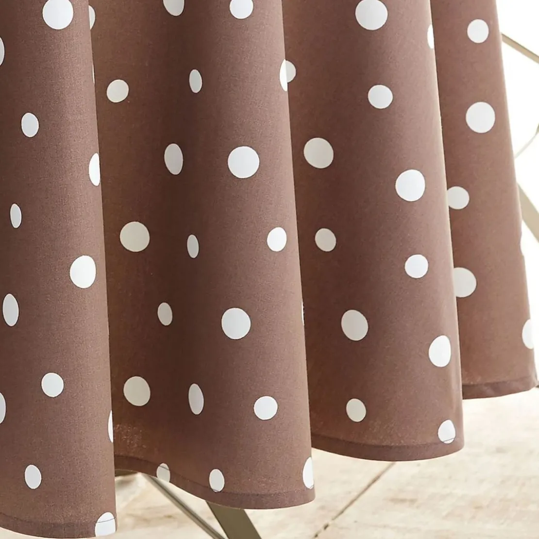 BecquetNappe micro-enduite à pois - Beige