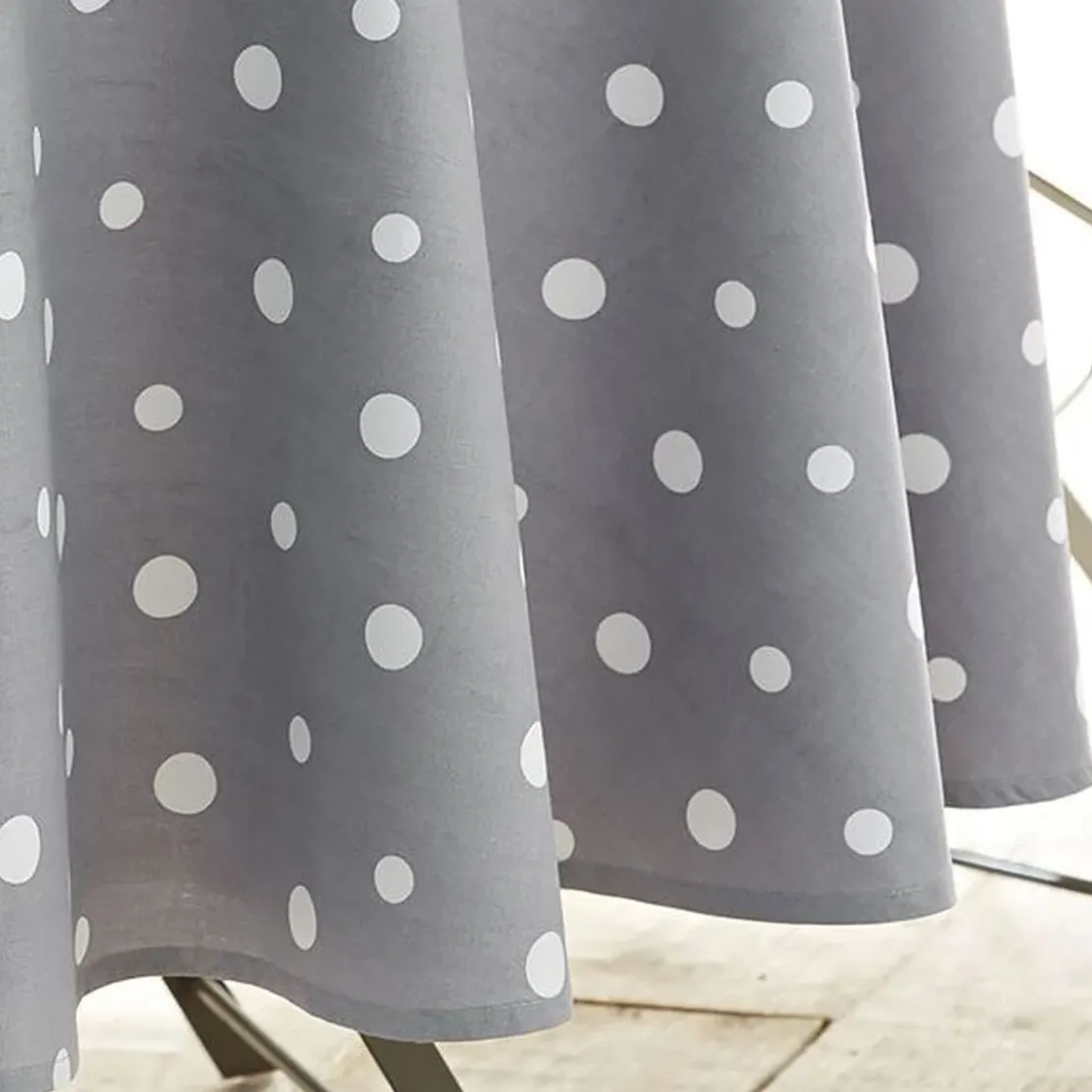 BecquetNappe micro-enduite à pois - Gris