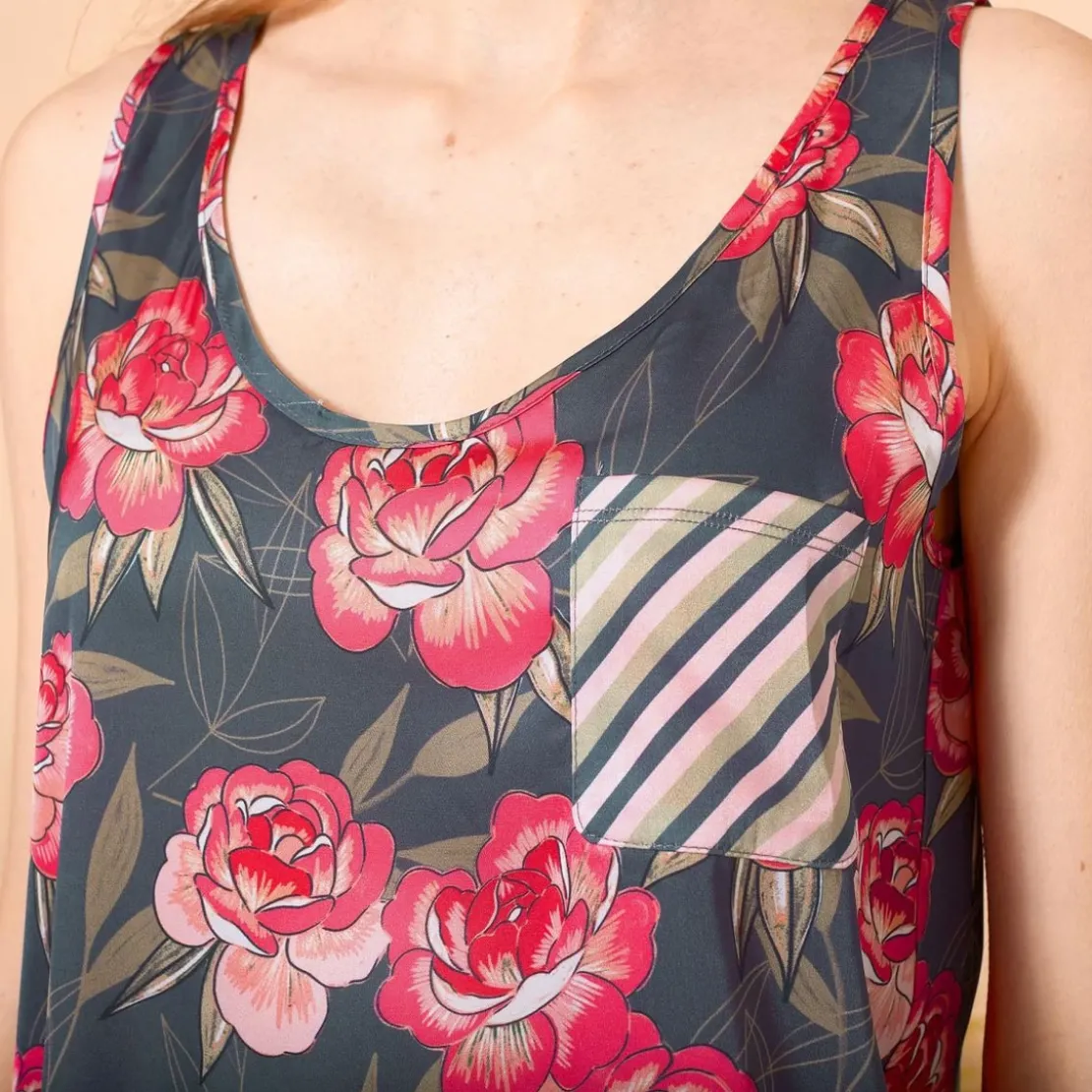 BecquetNuisette en satin HANOINUIN motif pivoines - rose