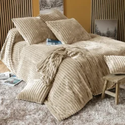 BecquetPlaid en polyester écru - TENDRESSE