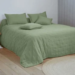 BecquetPlaid matelassé en polyester vert lichen - CELESTE