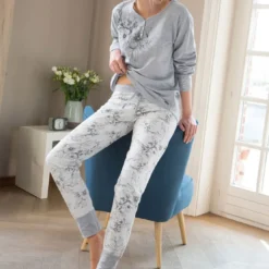 BecquetPyjama femme en coton motif fleurs DODO HOMEWEAR® - Gris