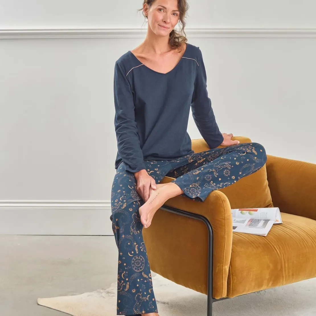 BecquetPyjama femme en coton LOUNA motif astral - bleu marine