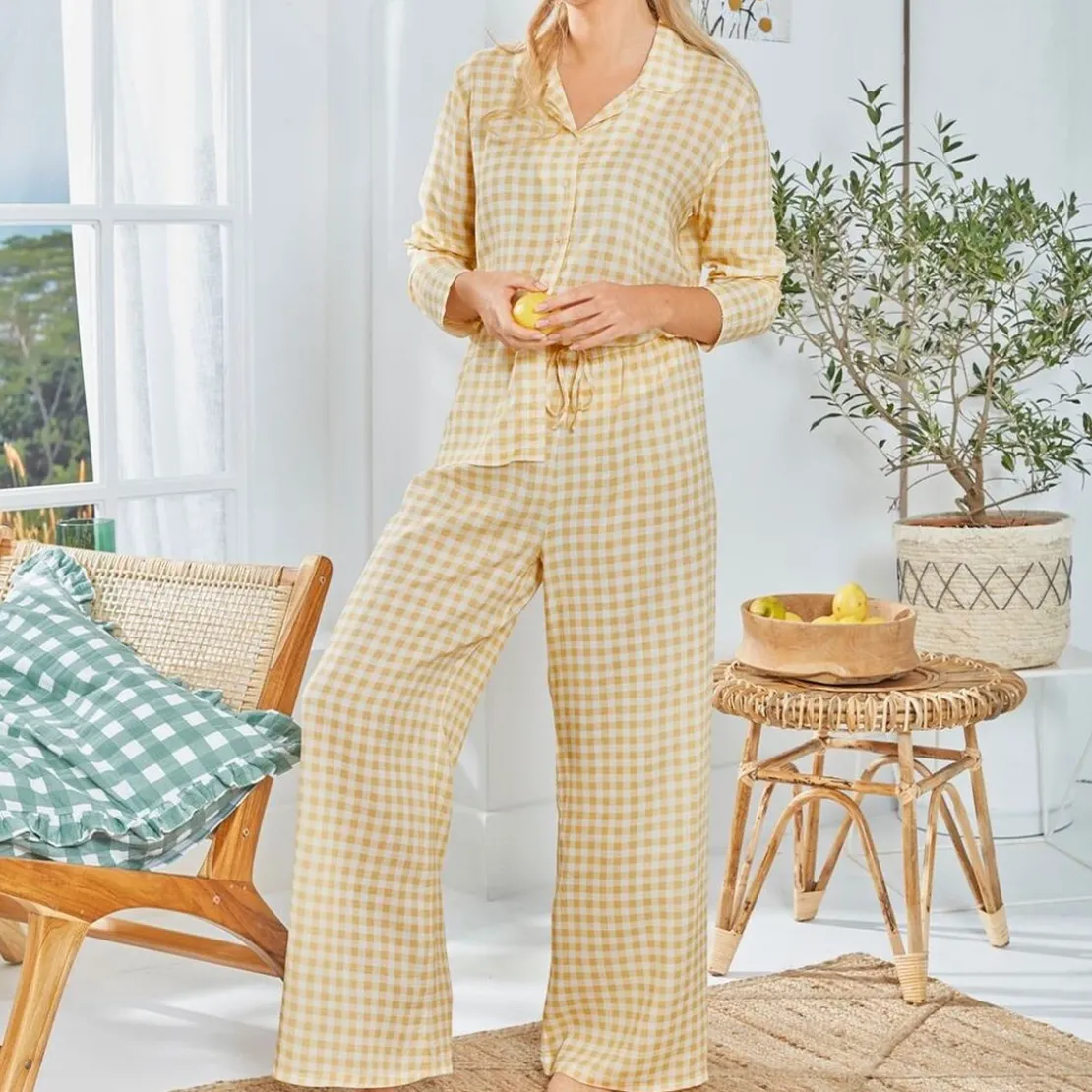 BecquetPyjama femme en viscose VICHYPYJ - jaune