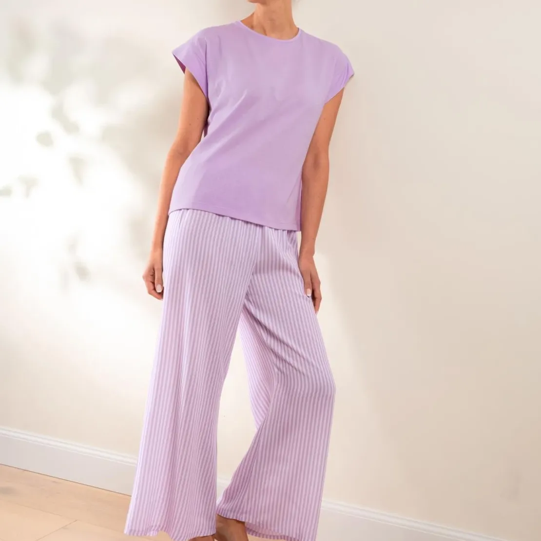 BecquetPyjama polyester violet lilas à rayures blanches - IRIPYJ