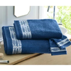BecquetServiette de bain en coton bleu uni avec liteau motif poissons - Collection SARDINETTE