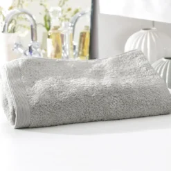 BecquetServiette de toilette 550g/m² CAROLINE - gris perle