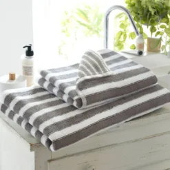 BecquetServiette de toilette en coton gris motif rayures - Collection LAURA