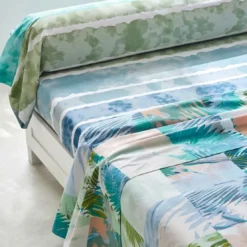 BecquetTaie de traversin en coton BAHAMISS motif tropical verte