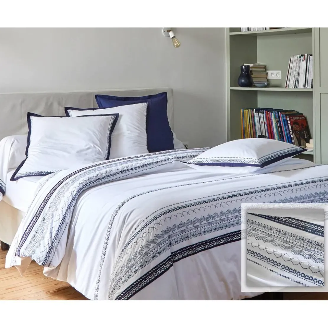 BecquetTaie de traversin en percale de coton frises brodées CUPTEA bleu marine