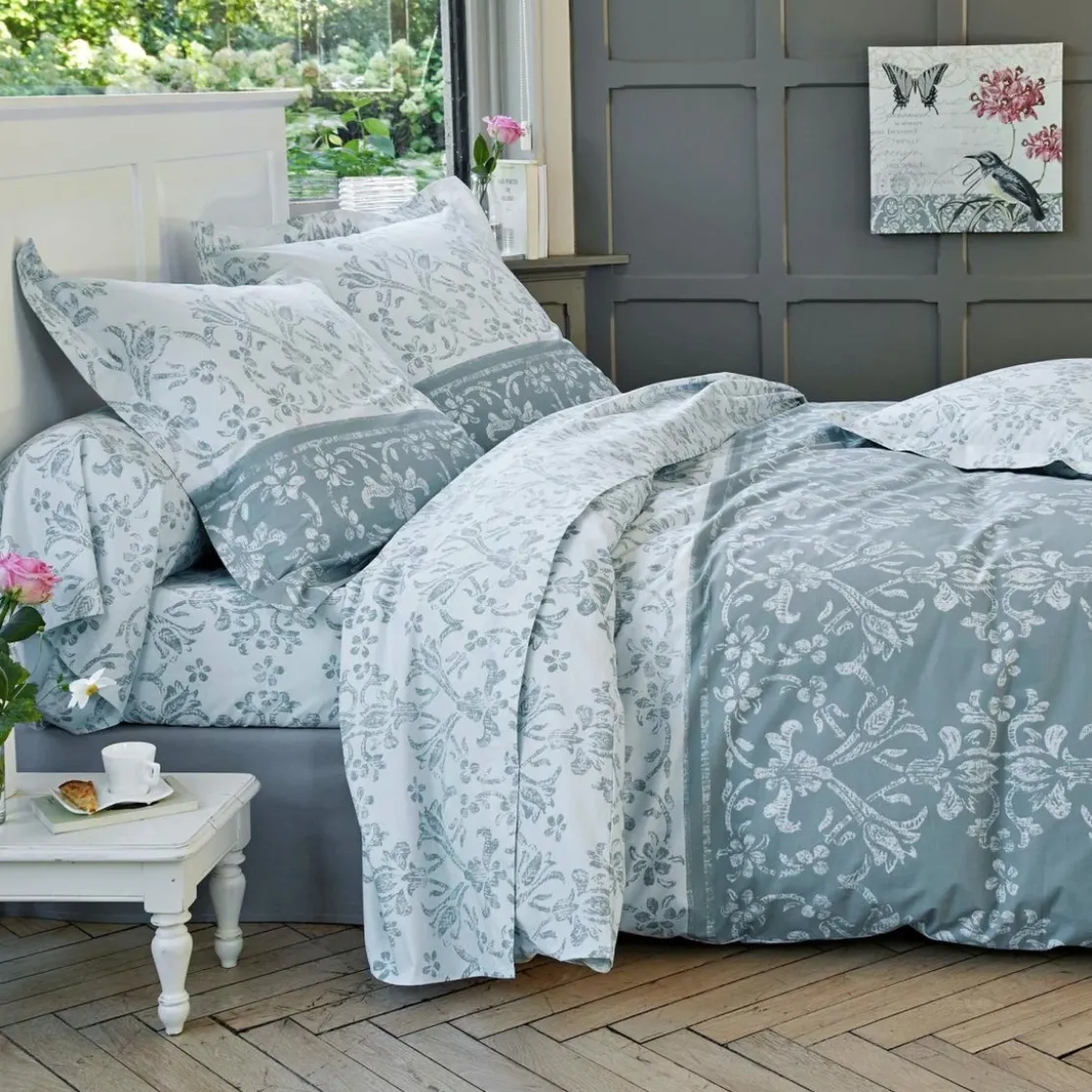 BecquetTaie de traversin en percale de coton gris à motif volutes - PASTOURELLE
