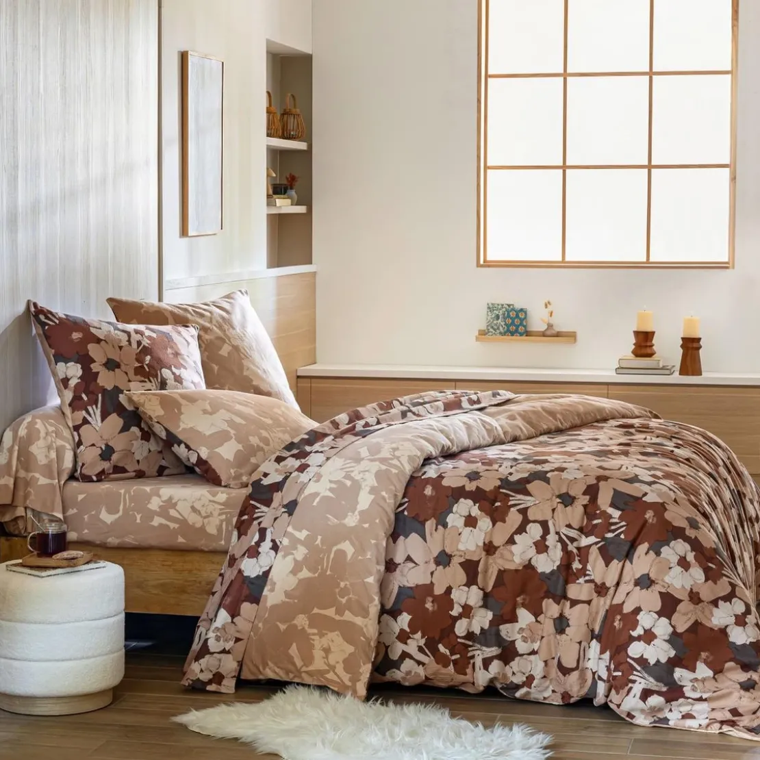 BecquetTaie de traversin flanelle beige rosé motif floral ton sur ton - Collection NOTE D'OR