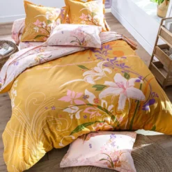 BecquetTaie d'oreiller coton jaune motif floral multicolore - Collection DR. JOELO