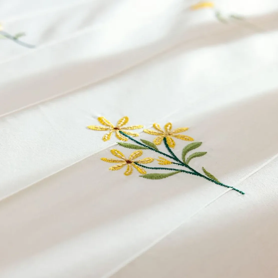 BecquetTaie d’oreiller en percale de coton blanc cassé à motif floral - FLEURETTES