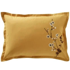 Becquet Taie d'oreiller en percale de coton jaune ocre motif brodé - ILE SACREE