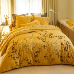 Becquet Taie d'oreiller en percale de coton jaune ocre motif brodé - ILE SACREE