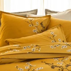 Becquet Taie d'oreiller en percale de coton jaune ocre motif brodé - ILE SACREE