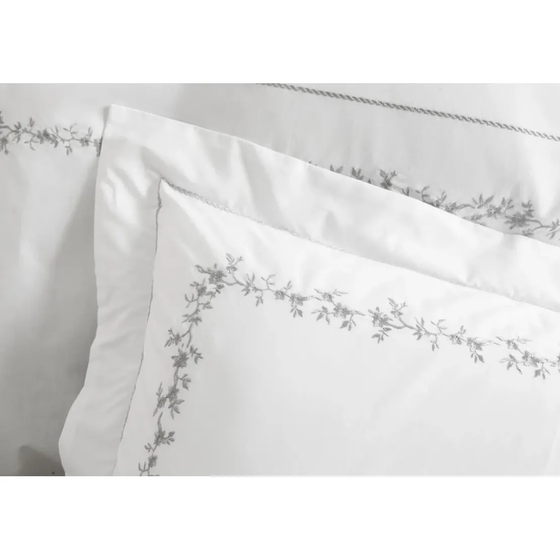 BecquetTaie d'oreiller ou de traversin en percale de coton blanc à motif brodé floral - ADELE