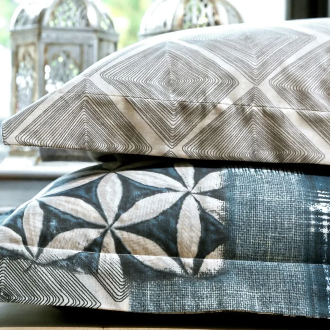 BecquetTaie d'oreiller ou traversin en coton bleu grisé effet patchwork - ILE DE CANDIE