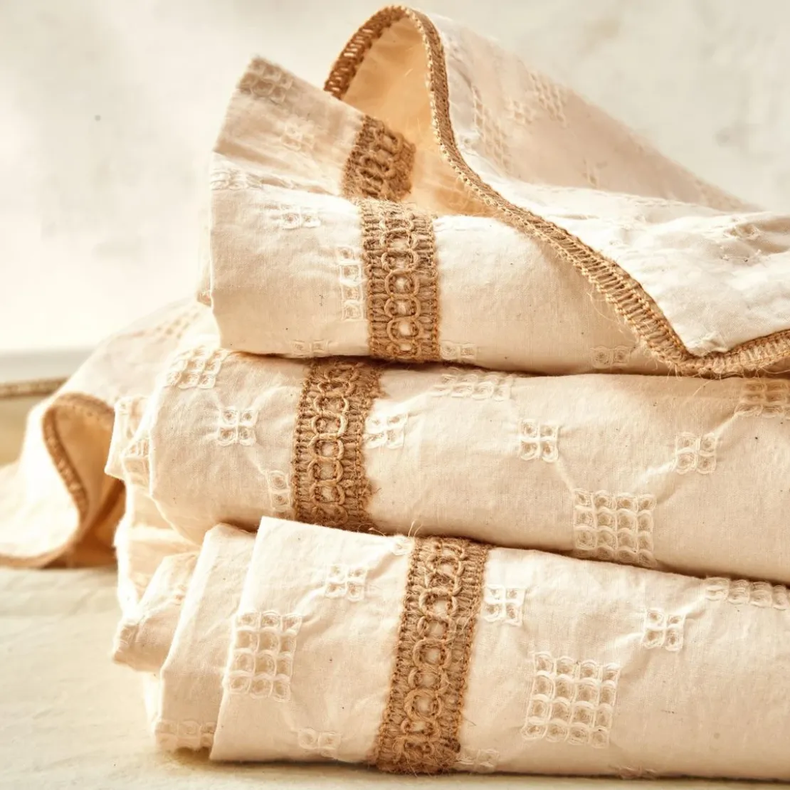 BecquetTaie d'oreiller réversible en coton beige uni gaufré - SAHA