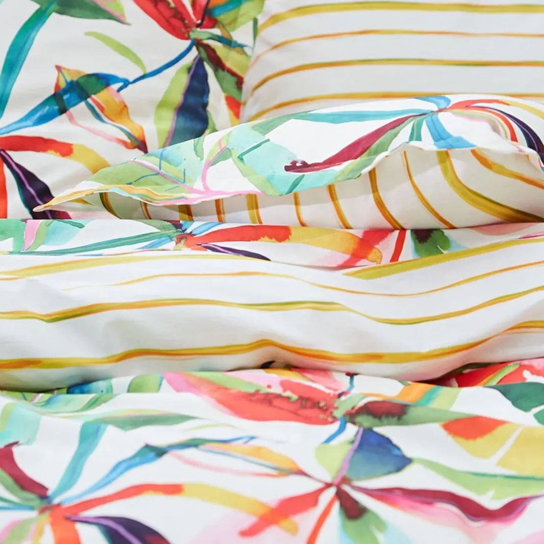 BecquetTaie d’oreiller réversible en coton écru à motif tropical multicolore - IPANEMA