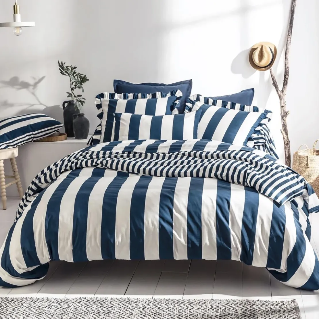 BecquetTaie d'oreiller volant réversible en coton bleu marine - ANDERSON