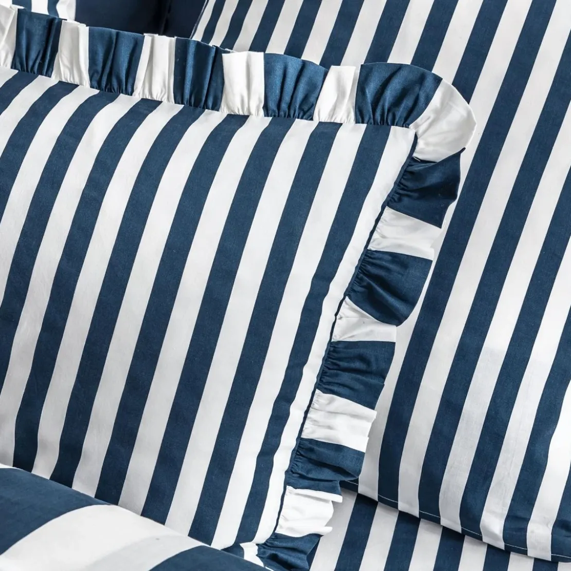 BecquetTaie d'oreiller volant réversible en coton bleu marine - ANDERSON