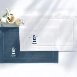 BecquetTapis de bain blanc motif phare 950 g/m² - PHARE