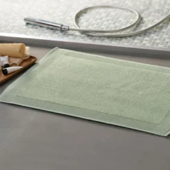 BecquetTapis de bain CAROLINETAP, vert amande