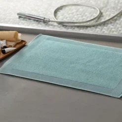 BecquetTapis de bain CAROLINETAP bleu céladon