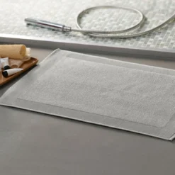 BecquetTapis de bain CAROLINETAP gris perle