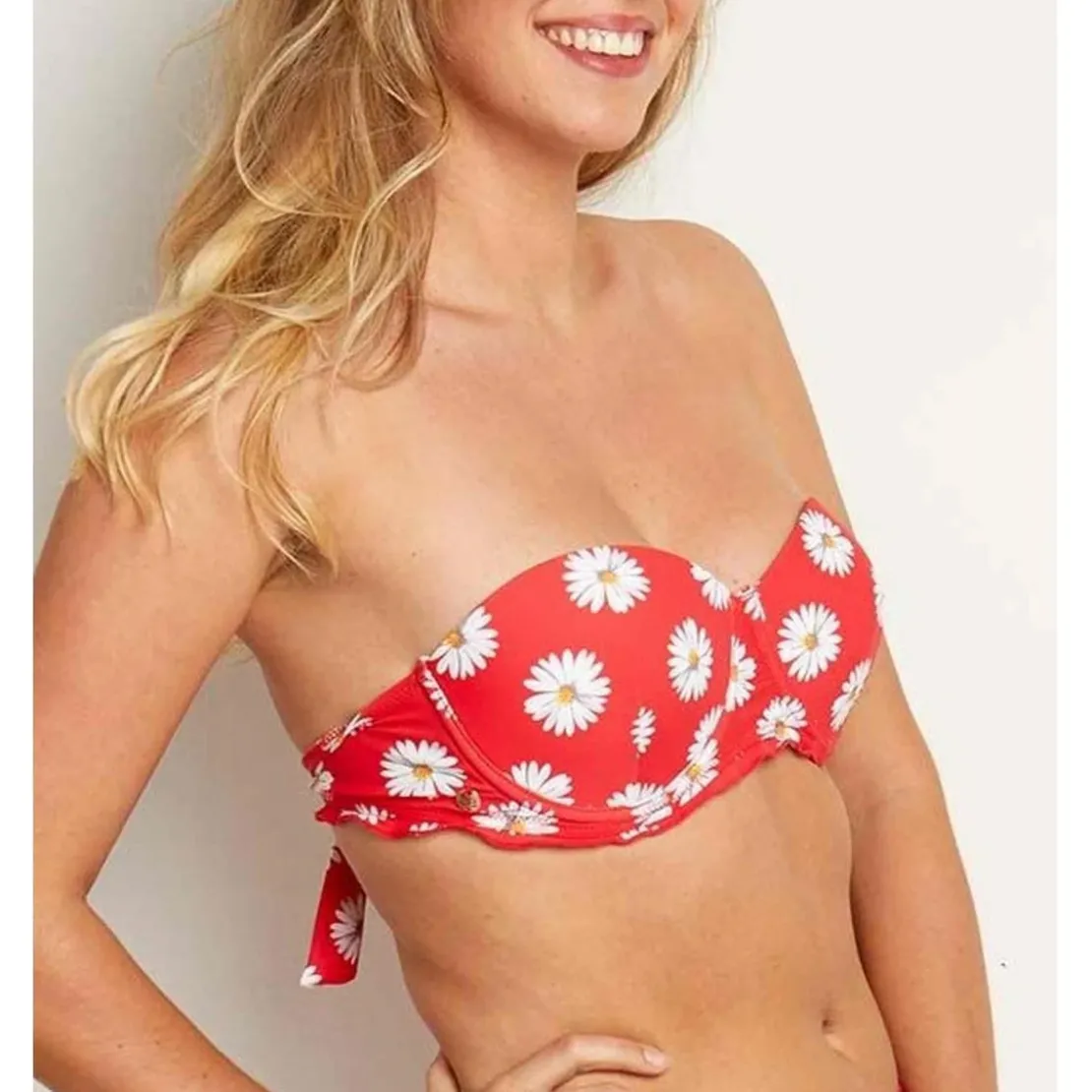Brigitte BardotHaut de maillot de bain armatures Rouge fleurie- FLORAL
