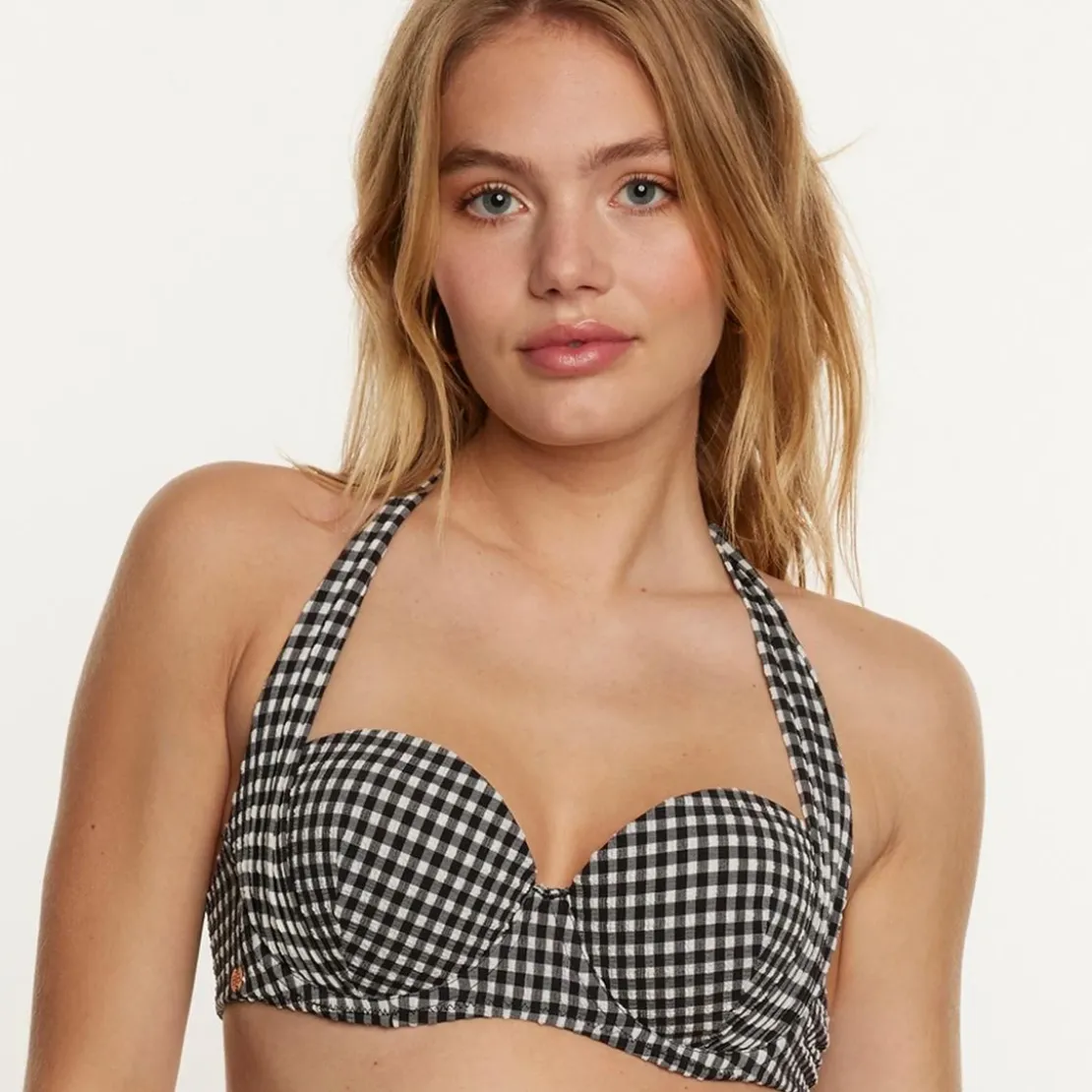 Brigitte BardotHaut de maillot de bain bandeau noir Madrague