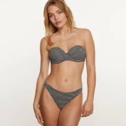 Brigitte BardotHaut de maillot de bain bandeau noir Madrague