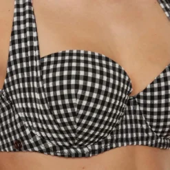 Brigitte BardotHaut de maillot de bain bandeau noir Madrague