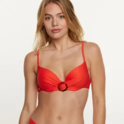 Brigitte BardotHaut de maillot de bain coques push up rouge Rivage