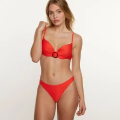Brigitte BardotHaut de maillot de bain coques push up rouge Rivage