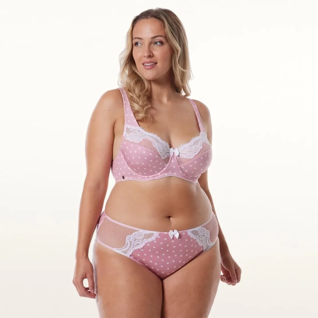 Brigitte BardotSoutien-gorge grand maintien rose Icone
