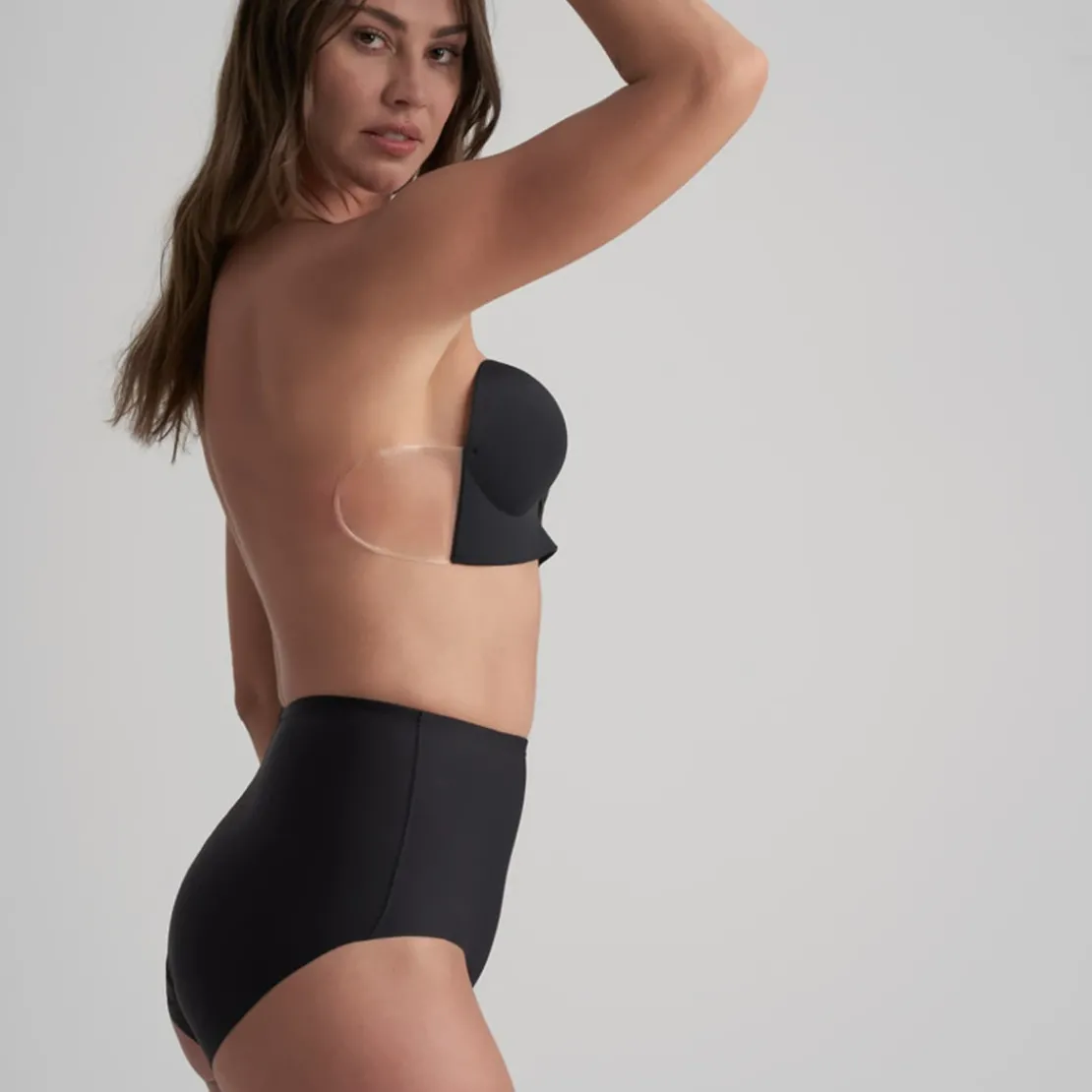 Bye BraSoutien-gorge bandeau adhésif dos nu et décolleté plongeant noir en tissu