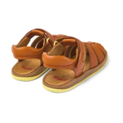 CamperSandales fermées enfant Bicho Kids marron clair en cuir