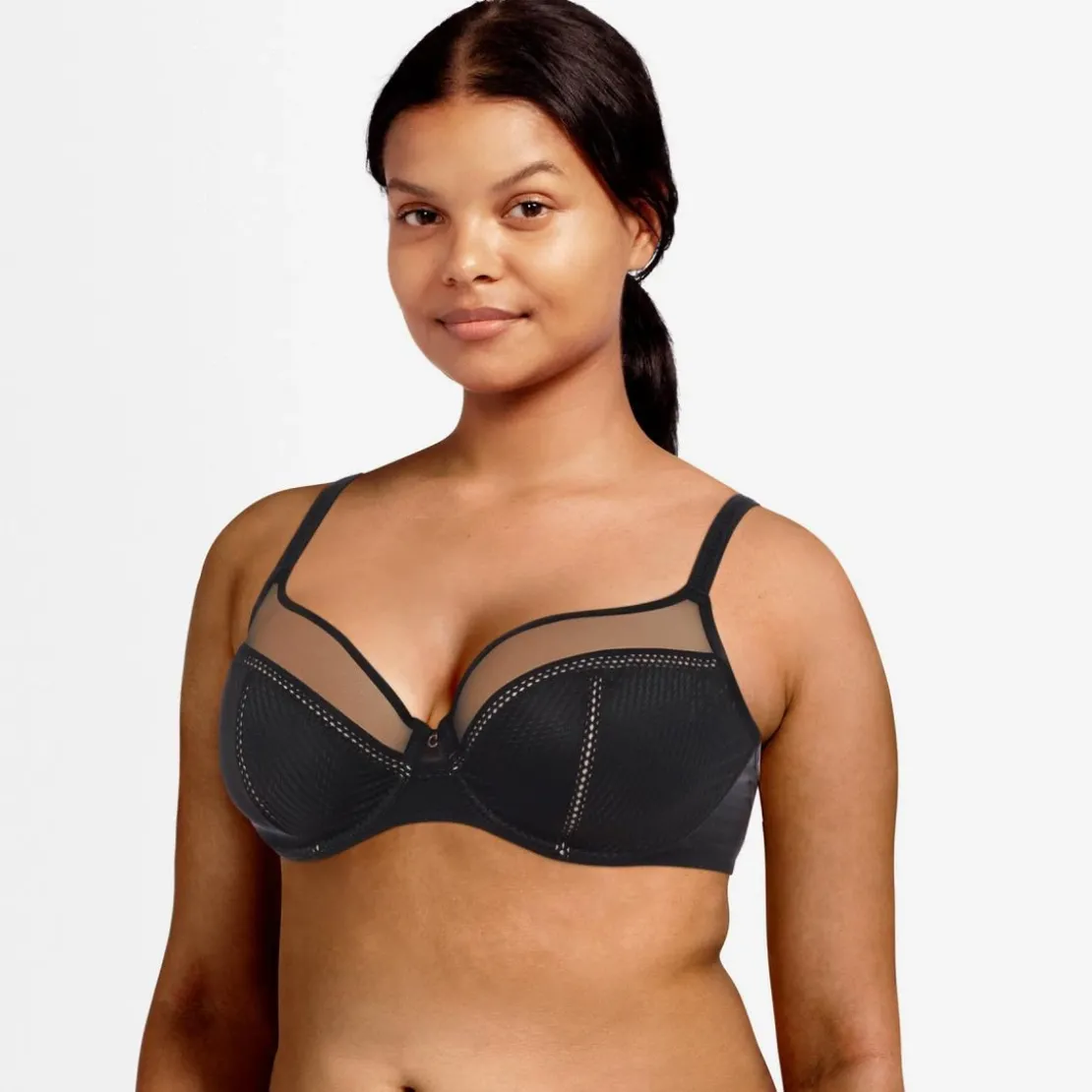 ChantelleSoutien-gorge emboitant armatures - Noir Chantelle- CHIC ESSENTIAL- CHIC ESSENTIAL