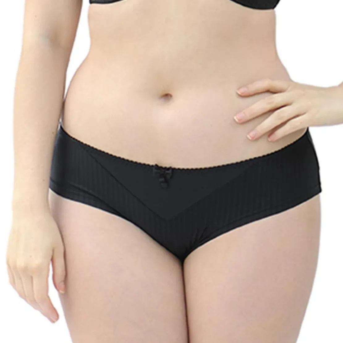 Curvy KateShorty - Noir en nylon- Luxe