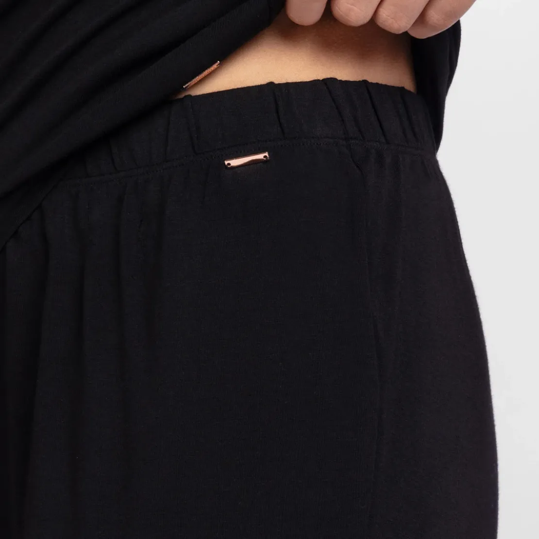 DorinaHaut et Pantalon Noir- ORIGINS