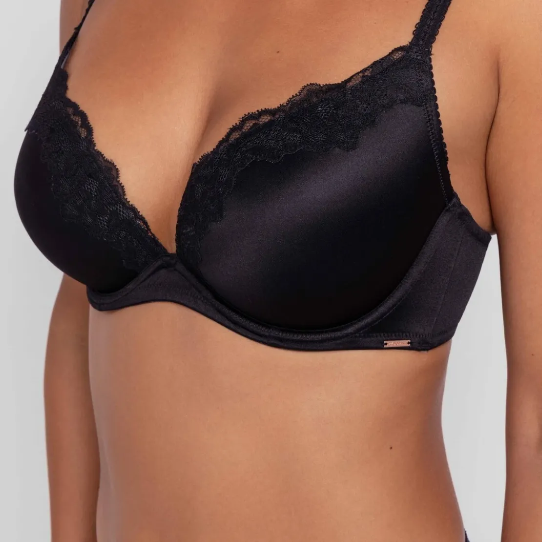 DorinaSoutien-Gorge Plongeant Push up Noir- ORIGINS-SHINY MICRO