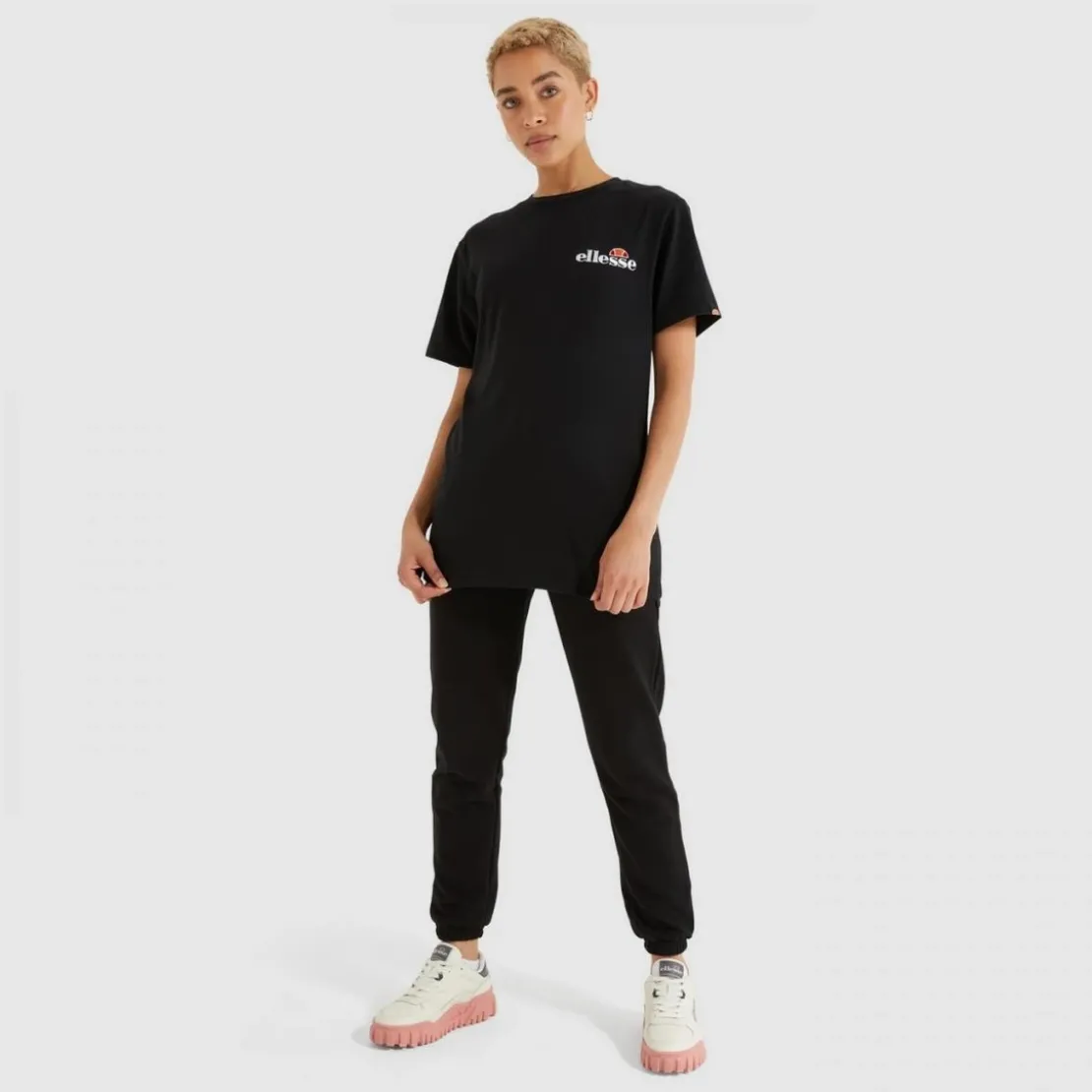 Ellesse VêtementsTee-shirt KITTIN - noir en coton