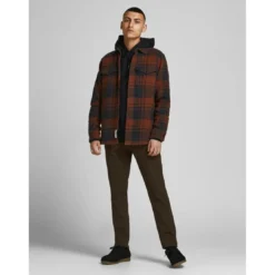 Jack & JonesChemise homme Comfort Fit Manches longues Marron foncé en coton